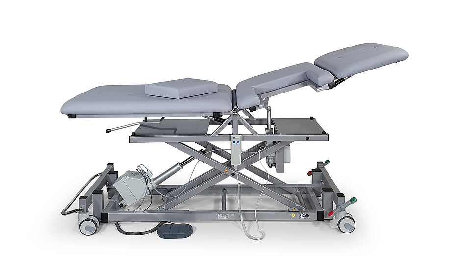 Modell 2690-00E, Liege für Echokardiographie mit motorischer Höhenverstellung, Liegefläche 3-teilig, motorisch verstellbar