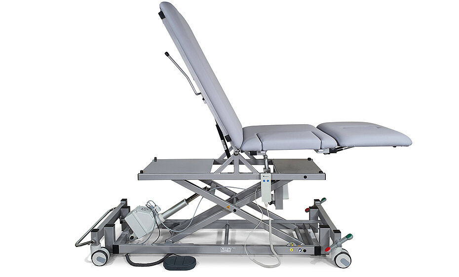 Modell 2690-00E, Liege für Echokardiographie mit motorischer Höhenverstellung, Liegefläche 3-teilig, motorisch verstellbar