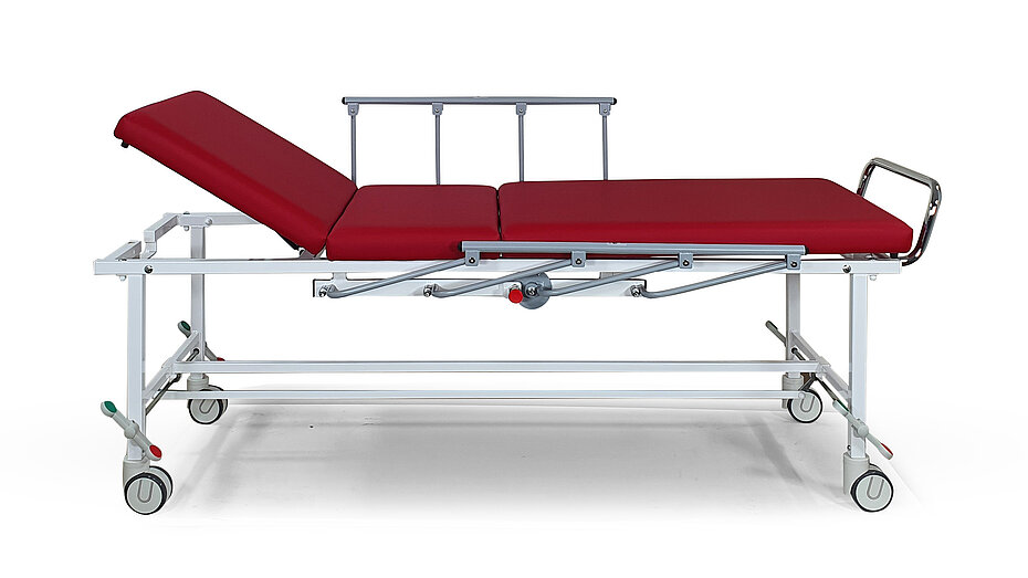 Modell 71 - Transportliege, Aufwachliege mit 3-teiliger Liegefläche, Ansicht Seite